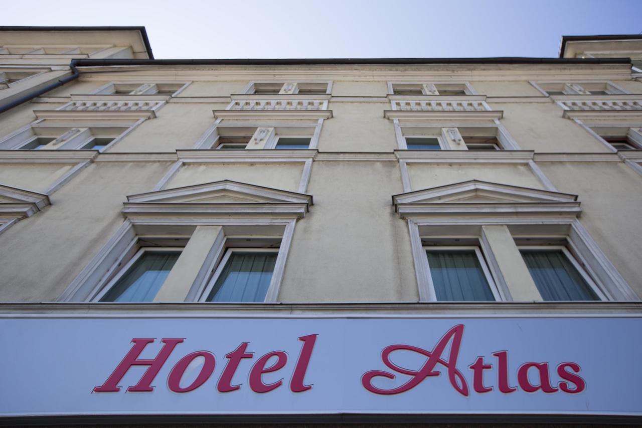 Hotel Atlas Novi Pazar Extérieur photo
