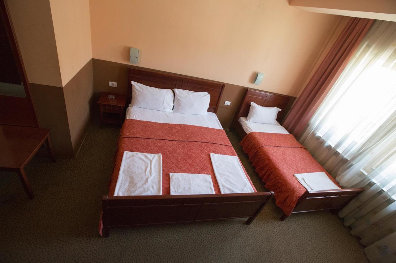 Hotel Atlas Novi Pazar Extérieur photo