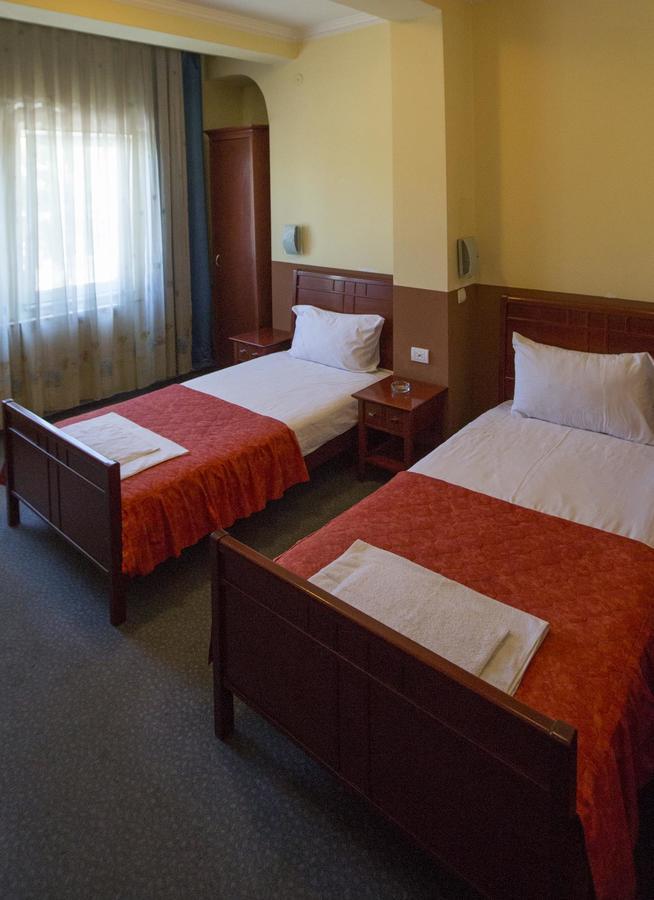 Hotel Atlas Novi Pazar Extérieur photo