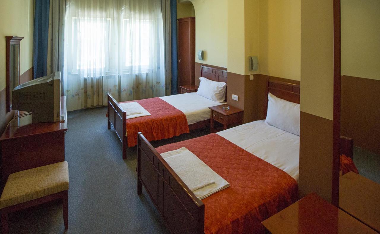 Hotel Atlas Novi Pazar Extérieur photo