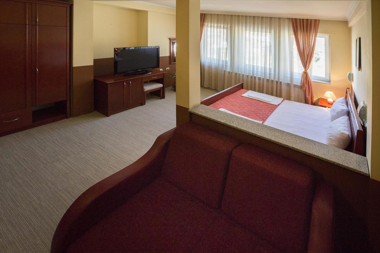 Hotel Atlas Novi Pazar Extérieur photo
